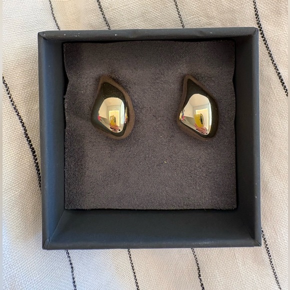 NIB shashi odyssey earrings - Picture 5 of 6